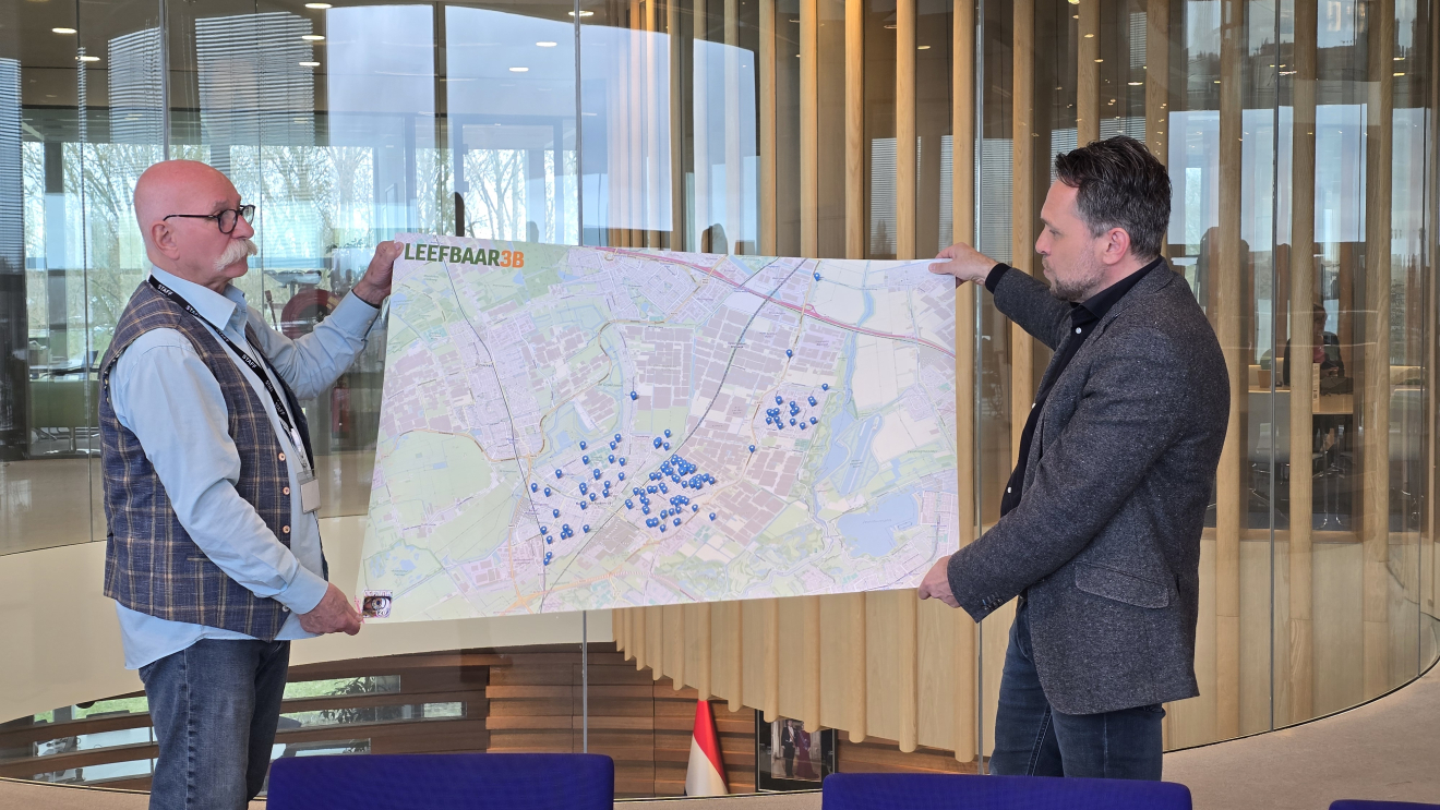 Leefbaar 3B overhandigt geluidskaart en meldingen aan gemeente en DCMR